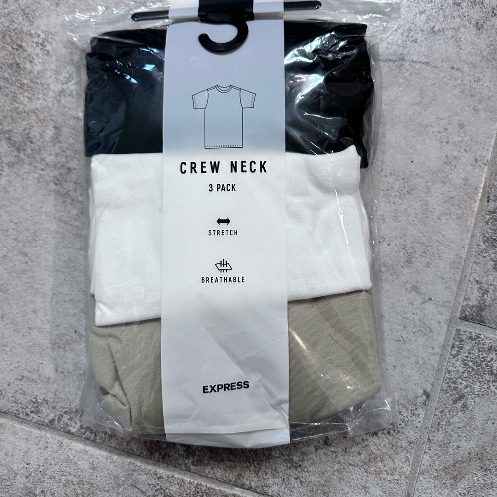 Brand new Express 3 pack Crew Neck T-shirt